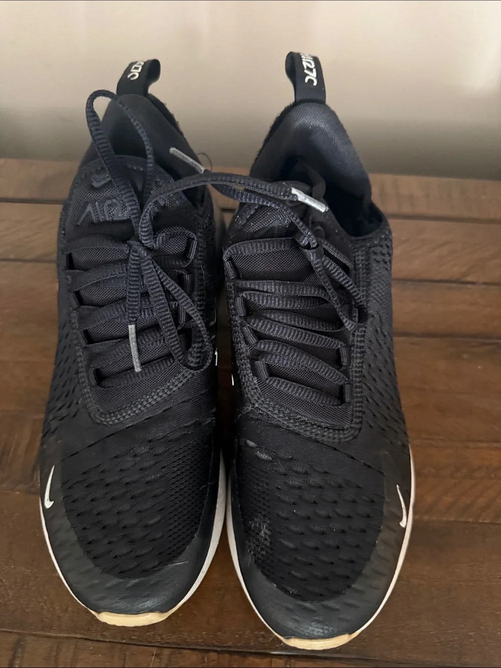Nike Kids Black and White Air Max 270 Sneaker size Y8 W8